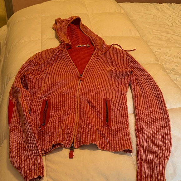 Tyler Boe Coral and Salmon Knit Sweater - Picture 1 of 5